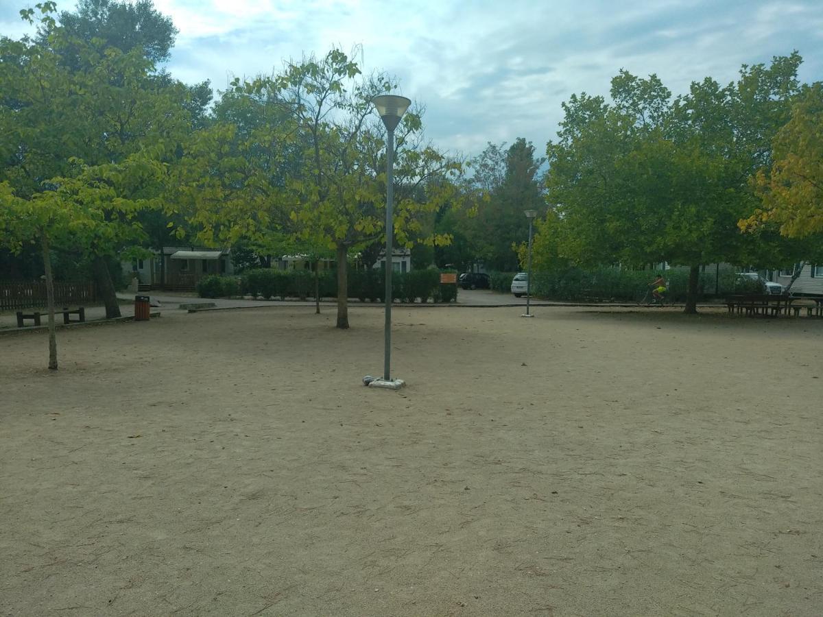 Camping Homair Domaine Des Iscles Mobil-Home Climatise La Roque-d'Antheron Ngoại thất bức ảnh