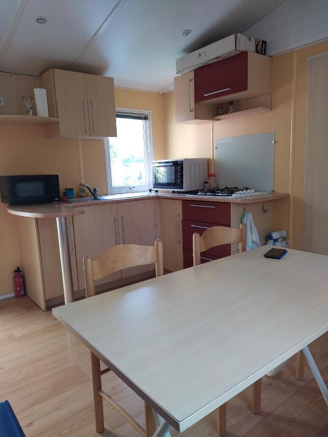 Camping Homair Domaine Des Iscles Mobil-Home Climatise La Roque-d'Antheron Ngoại thất bức ảnh